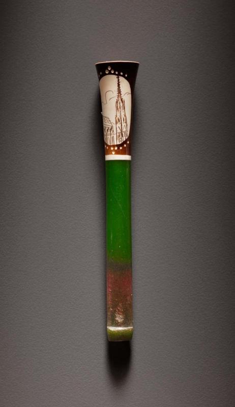 Cigarette holder: Wien