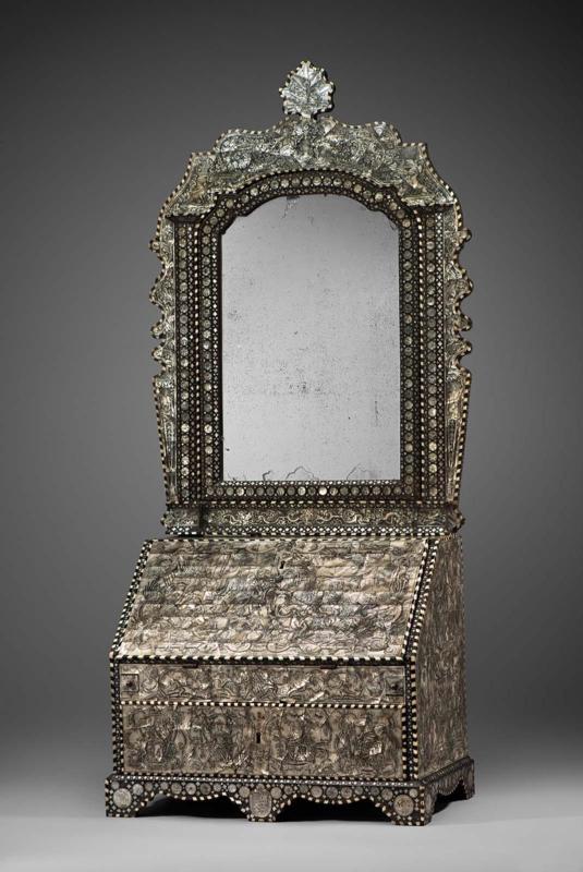 Dressing cabinet