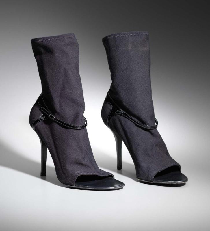 Woman's shoes