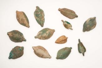 Broad collar elements