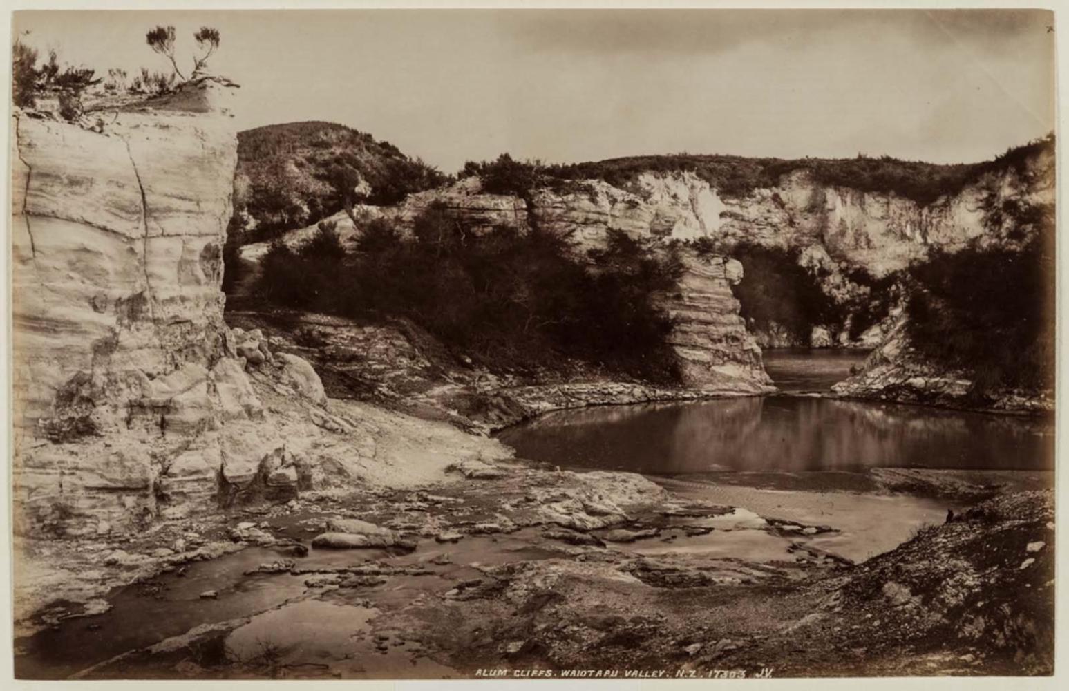 Alum Cliffs. Waiotapu Valley, New Zealand (17303 J.V.)