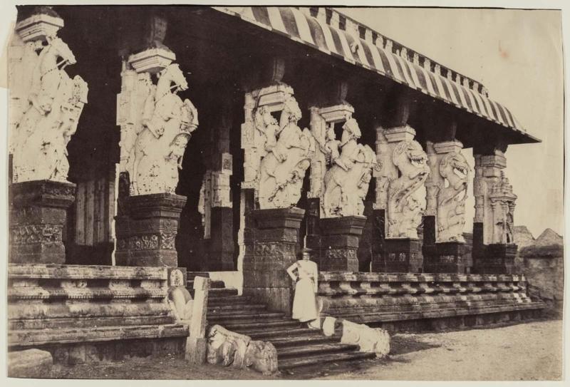 Front of the Mandapam at Secundermalie, Madura