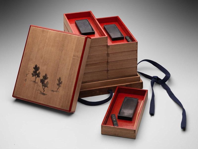 Tiered writing boxes (jûsuzuribako) used for poetry contests