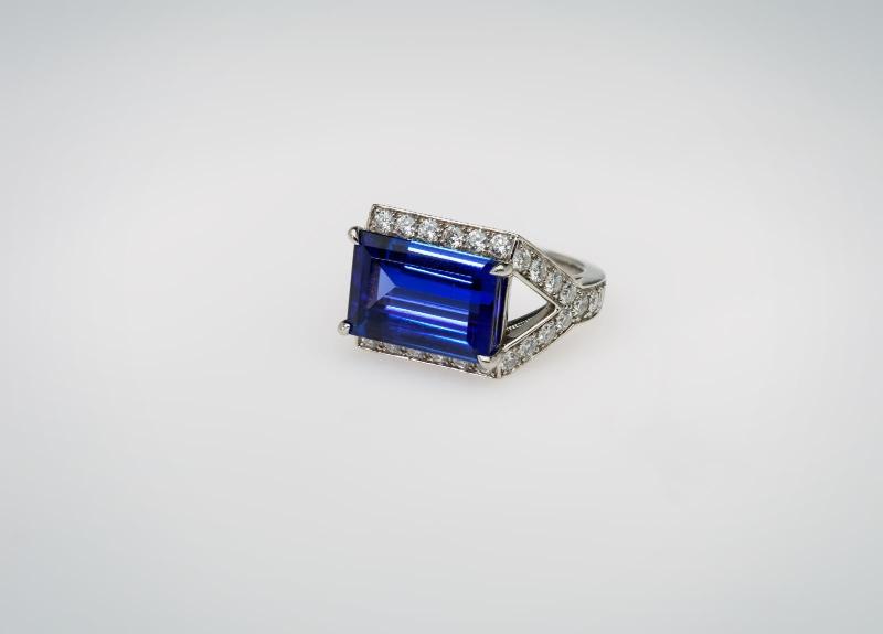 Tanzanite and Diamond Ring