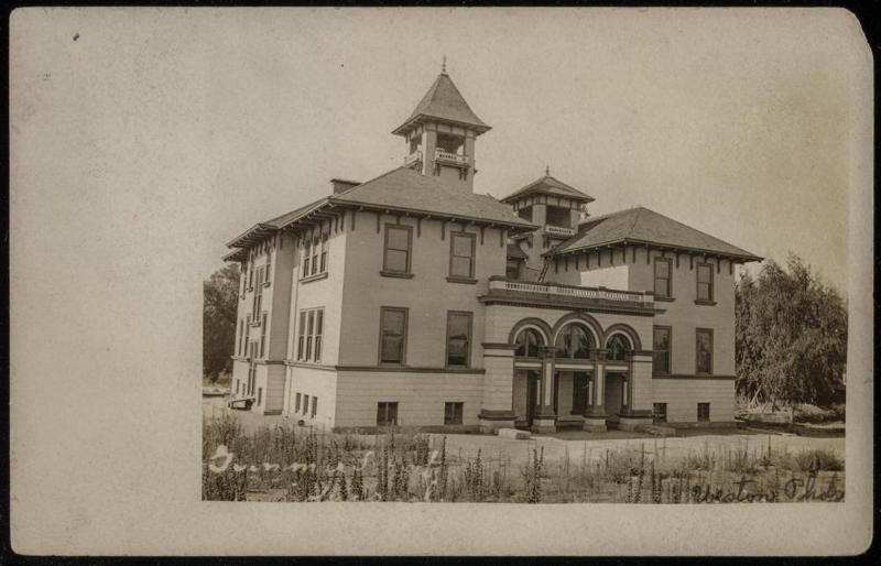 Tropico school building