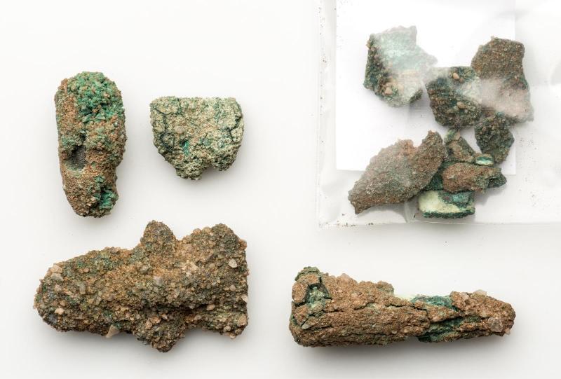 Bronze fragments