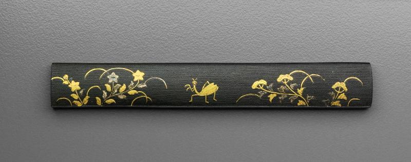 Kozuka with design of autumn grasses and insects