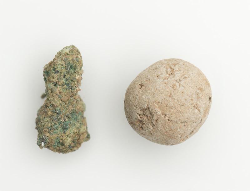 Small mud sphere and fragments