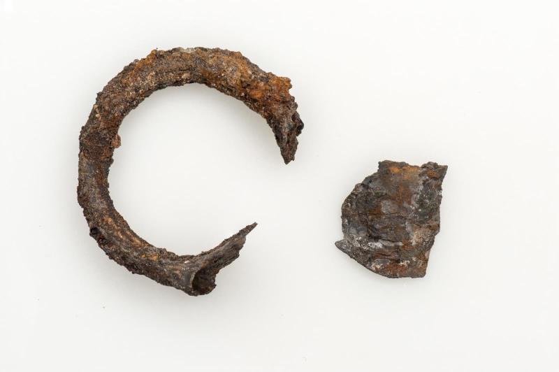Fragments of a signet ring