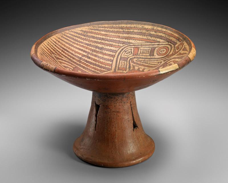 Pedestal dish