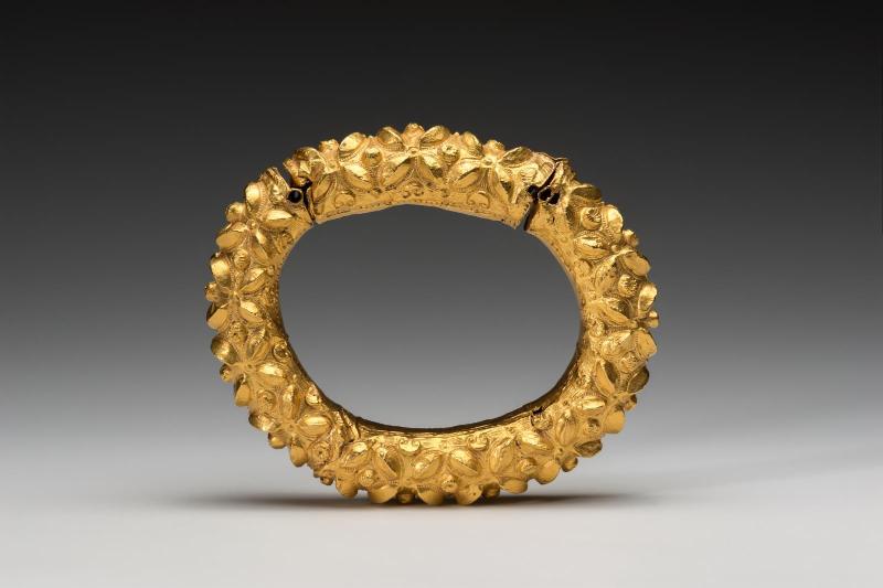 A Late Roman Gold Armlet