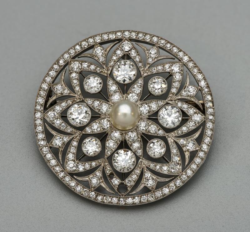 Platinum, natural pearl and diamond brooch