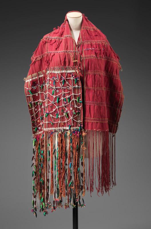 "Singing" shawl