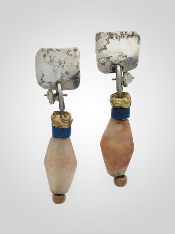 Pair of earrings