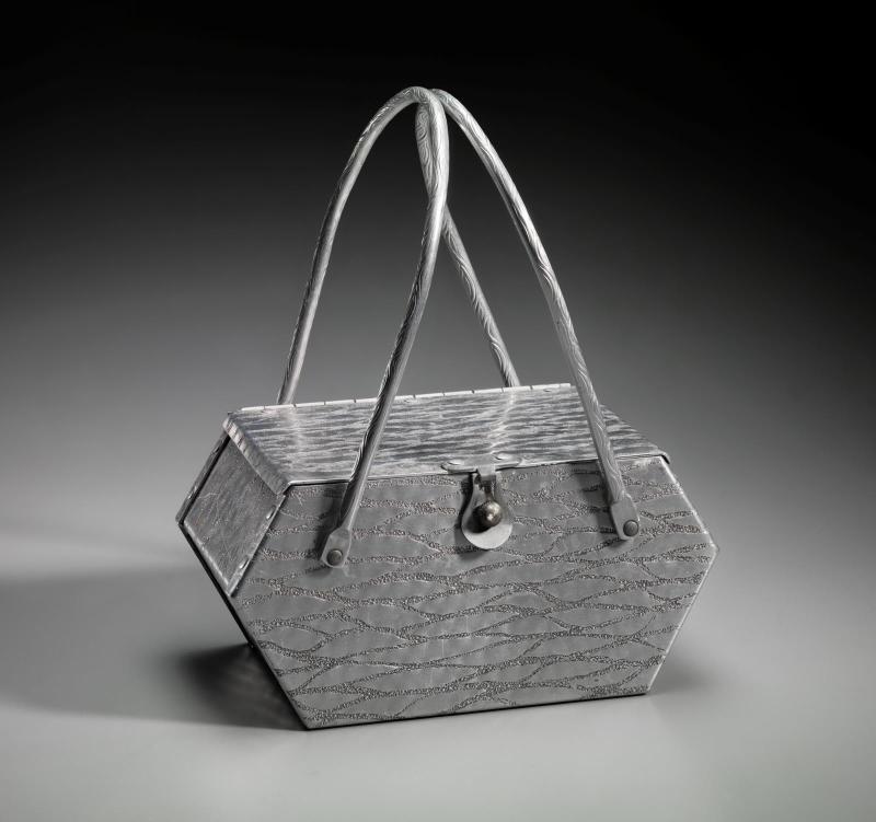 Aluminum purse