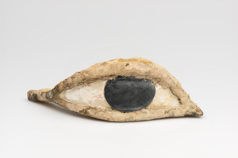 Eye inlay from a coffin