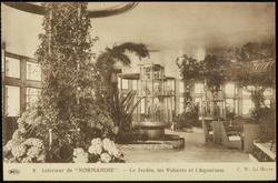 9. - Intérieur de "NORMANDIE".  - Le Jardin, les Voliéres et l'Aquarium.
