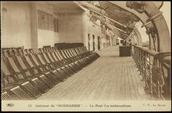 13. - Intérieur de "NORMANDIE".  - Le Pont des embarcations.
