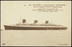 642. - LE HAVRE. Le grand Paquebot "NORMANDIE" de la Compagnie Générale Transatlantique
Longueur 313 m. 75, largeur 36m 90, puissance 160,000 CV, vitesse 30 nœuds, soit 54 Km. heure, jauge 73,000 tonnes, passagers 3,500.
