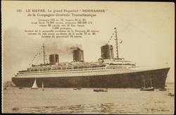 645. - LE HAVRE. Le grand Paquebot "NORMANDIE" de la Compagnie Générale Transatlantique
Longueur 313 m. 75, largeur 36m 90, puissance 160,000 CV, vitesse 30 nœuds, soit 54 Km. heure, jauge 73,000 tonnes, 3,500 passagers, hauteur de la passerelle au-dessus de la flottaison 26 mètres, sommet du mât avant au-dessus de la quille 73 m. 66, hauteur du gouvernail 18 mètres.
