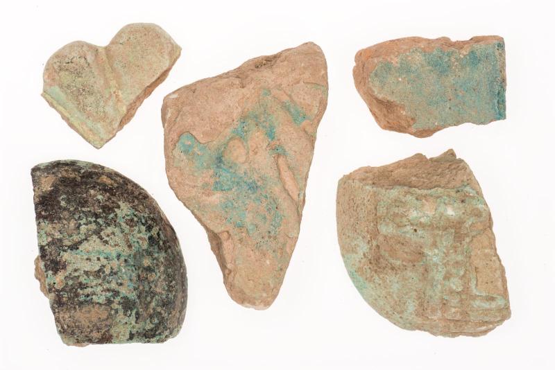 Fragments of faience objects