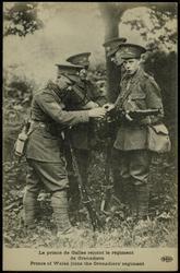 Le prince de Galles rejoint le régiment de Grenadiers. 
Prince of Wales joins the Grenadiers' regiment.