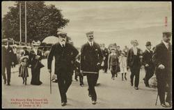 His Majesty King Edward Vii, walking along the Sea Front at Cowes (I.W.)
