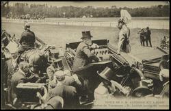 VISITE DE S. M. ALPHONSE XIII A PARIS 
Revue de Vincennes - M. Loubet monte en voiture