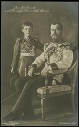 Zar Nicolas II. and Thronfolger Zarevitsch Alexius.
