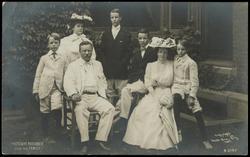 PRESIDENT ROOSEVELT AND HIS FAMILY.