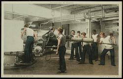 71999 GUN CREW IN ACTION