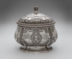 Sugar bowl with lid