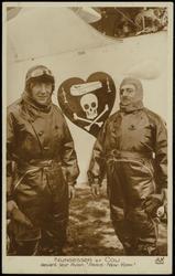 NUNGESSER ET COLI devant leur Avion "PARIS-NEW YORK"