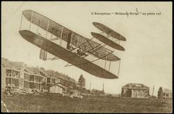 L'Aéroplane "Wilbur-Wright" en plein vol