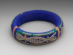 Beaded neck ring