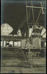 L'AÉRONAT "LEBAUDY" A L'AMARRAGE DE LA GALERIE DES MACHINES, 20 NOVEMBRE 1903. La Nacelle et l'Arrière du Chassis