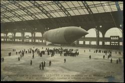 L'AÉRONAT "LEBAUDY" A L'AMARRAGE DE LA GALERIE DES MACHINES, 20 NOVEMBRE 1903. A 10 h. 45', l'Aéronat quitte l'amarrage de la Galerie des Machines