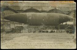 Atterrissage au Champ de Mars, le 12 Novembre 1903, de l'aéronat le "JAUNE"