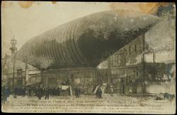 Atterrissage au Champ de Mars, le 12 Novembre 1903, de l'aéronat le "JAUNE"