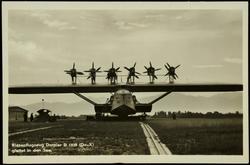 Riesenflugzeug Dornier D 1929 (Do.X) gleitet in den See.