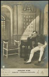 NAPOLÉON INTIME - SCÈNE III. - L'Empereur attend son fils.