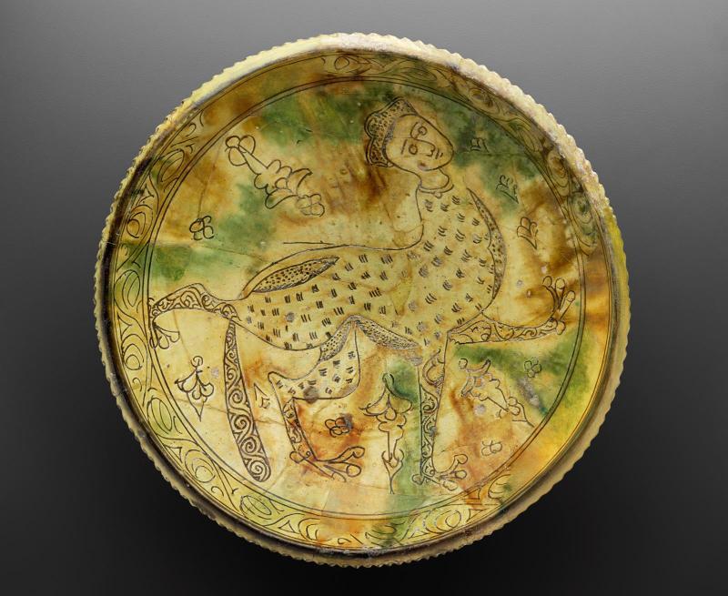 Glazed bowl with a sphinx
