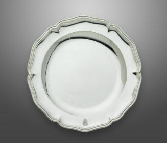 Circular dinner plate