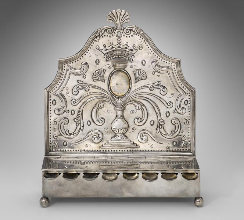 Hanukkah lamp