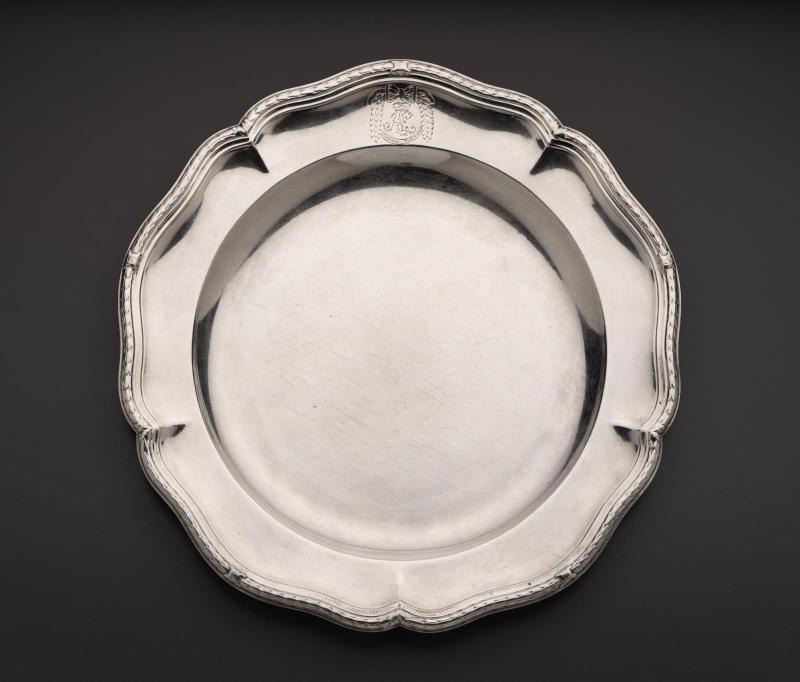 Dinner plate