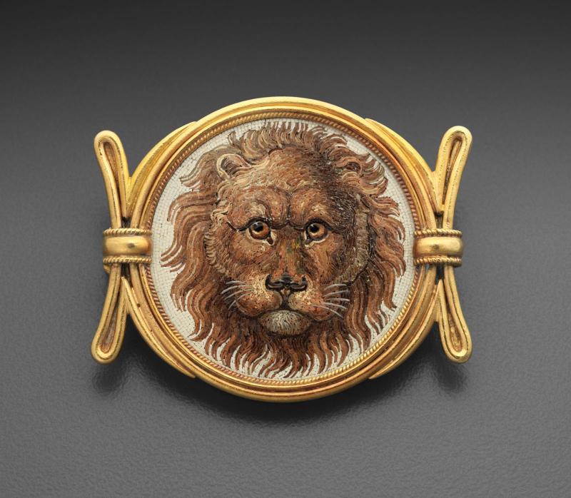 Micromosaic lion brooch