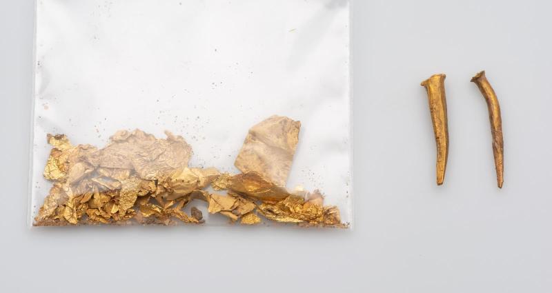 Gold fragment