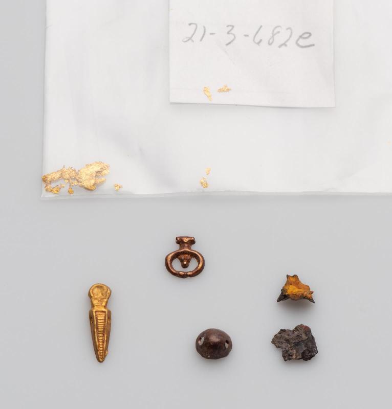 Fragments of jewelry