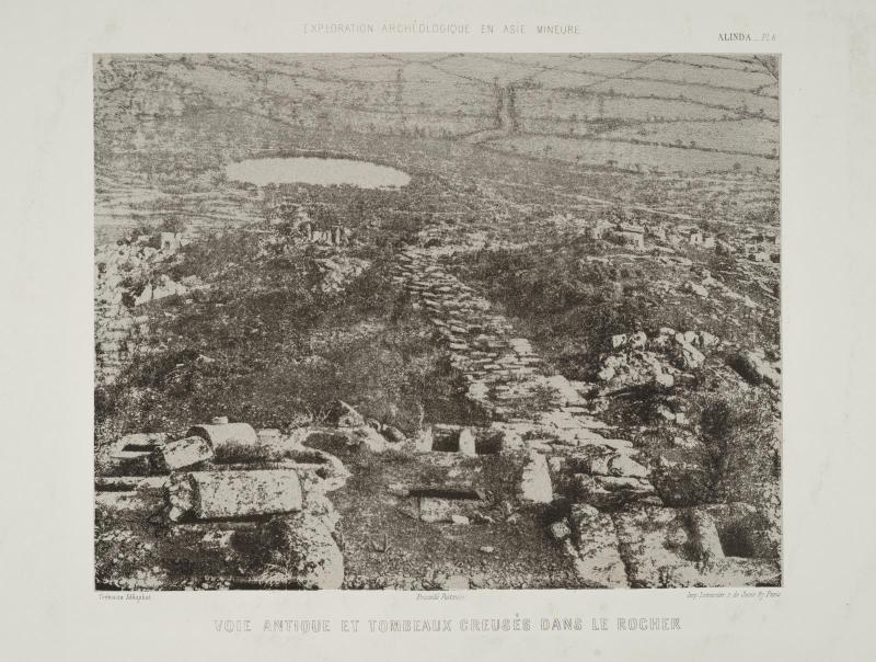 Voie Antique et Tombeaux creusés dans le Rocher