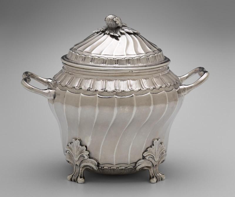 Sugar bowl with cover